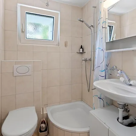 Zermatt, 4 Pers, 3 Lits - Balcon Avec Vue Et Petit Jardin